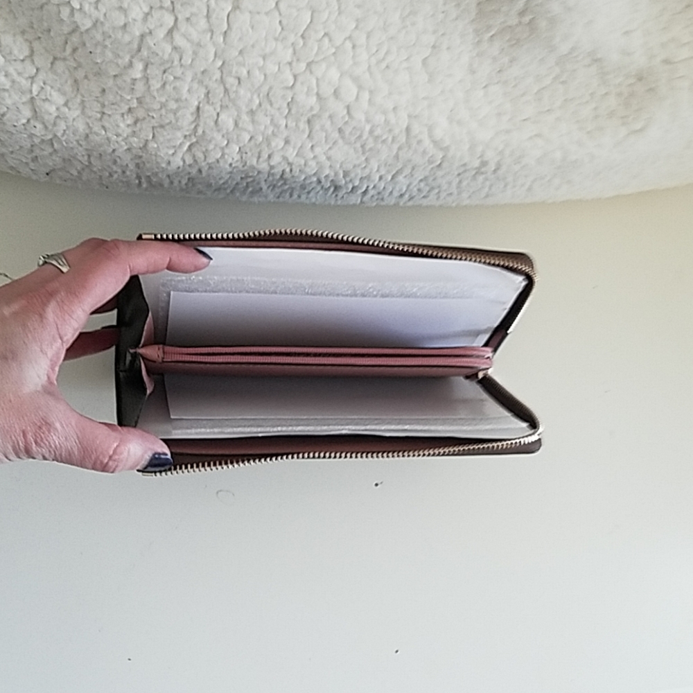 Wallet - Picture 4 of 4
